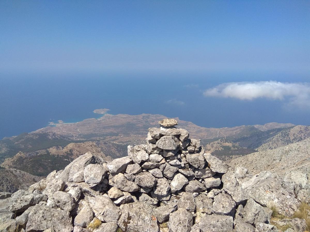 Country Studios Karpathos Bagian luar foto